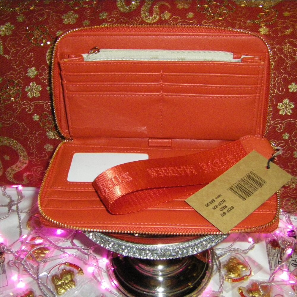 Steve Madden B Zip Large Red Wristlet Lunar New Year Of The Snake NWT - Picture 10 of 12